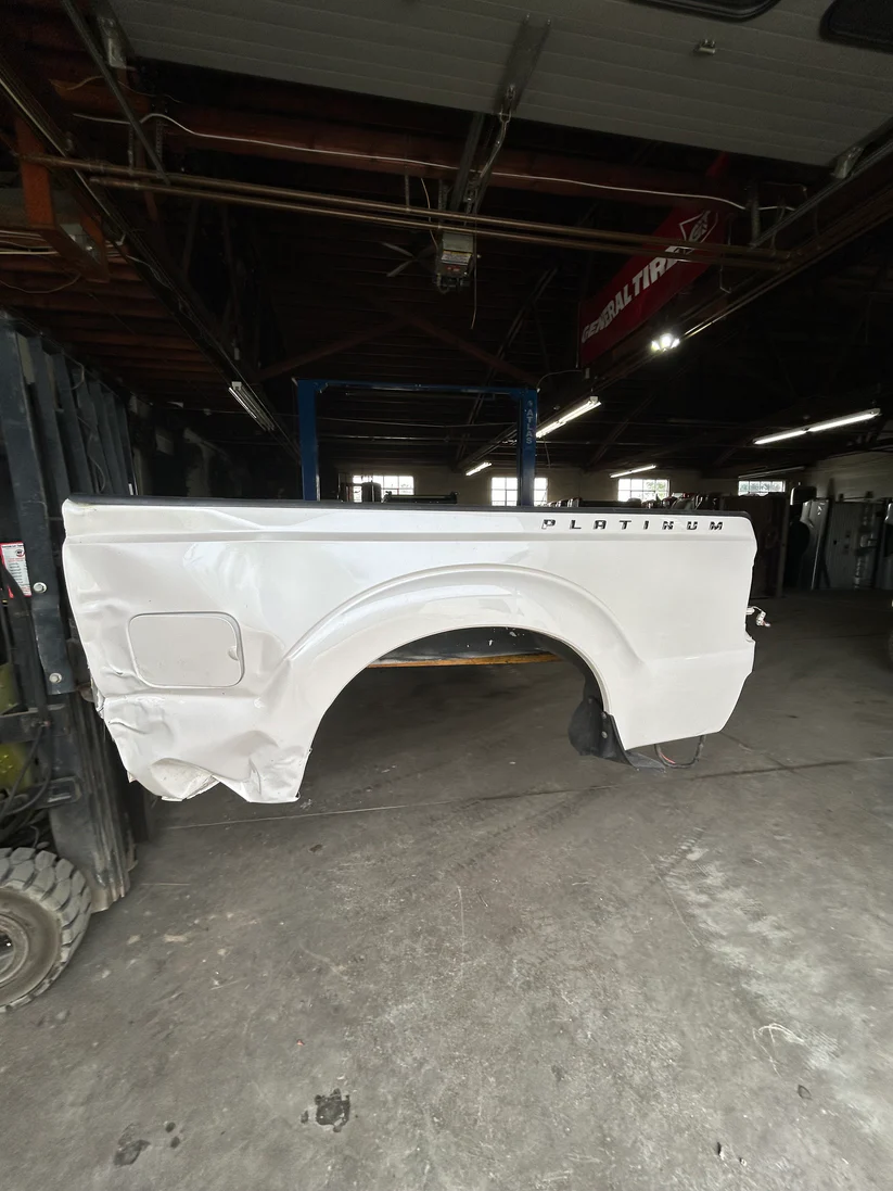 2011-2016 Ford Super Duty Short bed 6’9” Pearl White UG